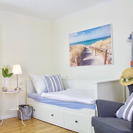 Strandnahe Fewo Mit 3 Schlafzimmern Und Balkon, Villa Vergissmeinnicht 02, 宾茨 外观 照片
